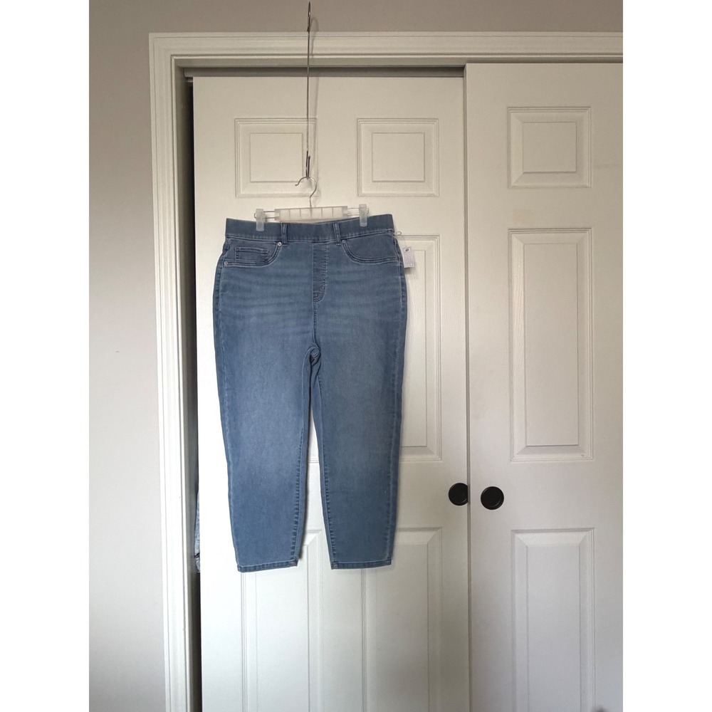 Time and Tru Womens High Rise Jegging Capri Medium Wash Denim Blue L 12-14 NEW